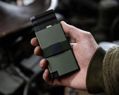 Premium Slim Metal Card Holder Wallet – RFID Blocking Minimalist Wallet